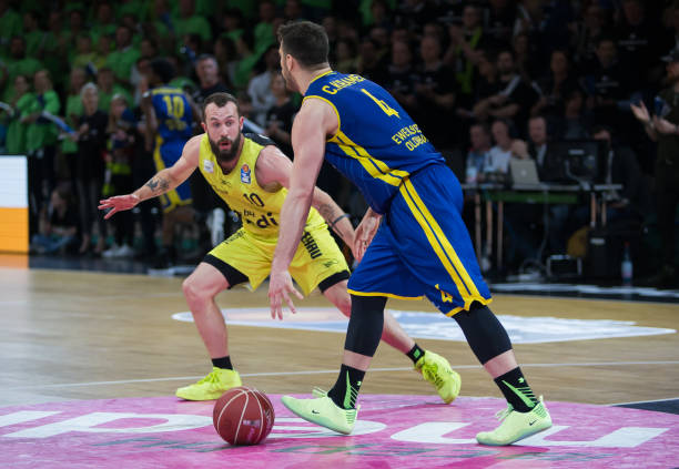 他面临着来 他面临着来