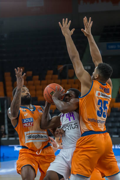 他们来之不 他们来之不